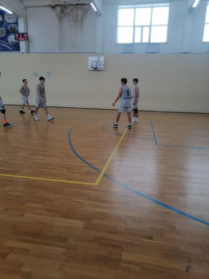 Соревнования по баскетболу.