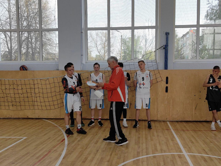 Выставочный турнир по баскетболу.